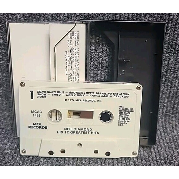 Vintage Neil Diamond 12 Greatest Hits Cassette Tape Sweet Caroline 1974 MCA - Picture 3 of 4